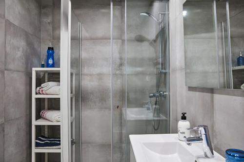 Ένα μπάνιο στο Nice apartment near the beach - Monte Gordo