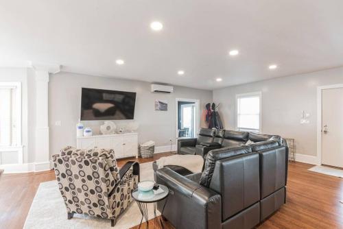Χώρος καθιστικού στο Unit 2 Beach block Sleeps 20 Ocean Views