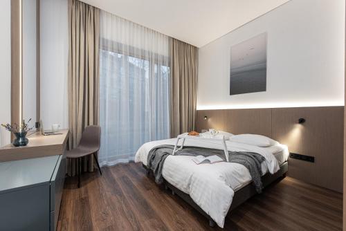 Foto New Bastion Life Apartments w- Free Garage Prkg & Self Check-in I cohost 1