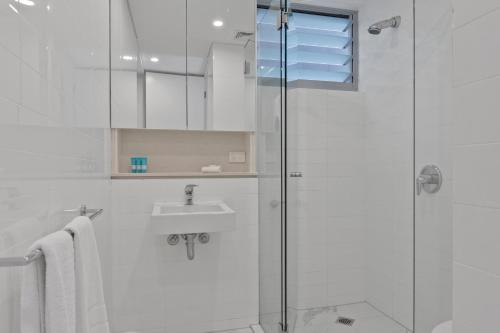 Ein Badezimmer in der Unterkunft The Rise Noosa