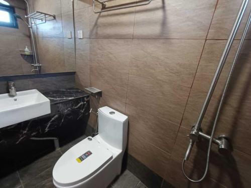 Bilik mandi di Boxinn The Kontena Home
