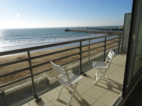 T3 face plage avec balcon et parking, aux Sables-d'Olonne - FR-1-92-808