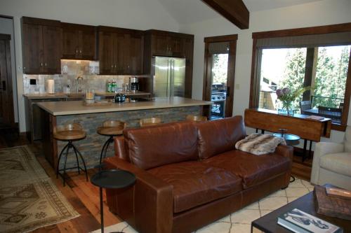 Luxury Mountain Cabin – Photos 3