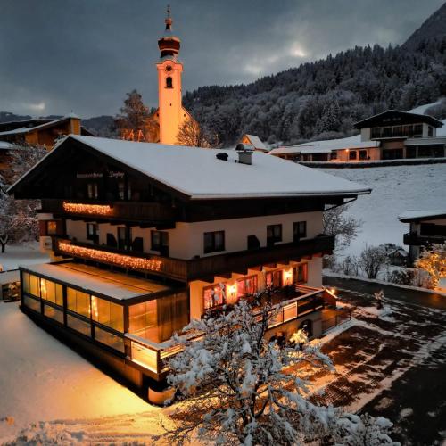 Hotel Dorfcafe Unken