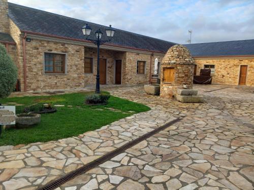 Το κτήριο όπου στεγάζεται  the country house