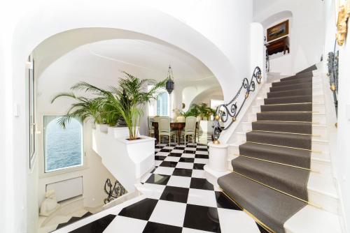 a house with a black and white checkered floor at Palazzo Don Salvatore in Amalfi