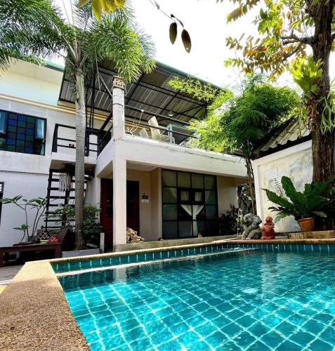 Piscina a Lanta Complex o a prop