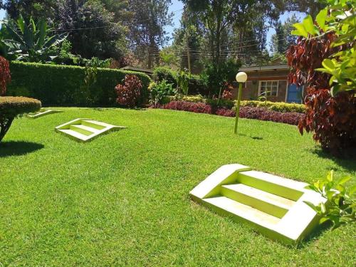 Taman di luar Greton Holiday Villa