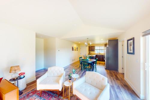 Sunnyside Suite #1 – Photos 5