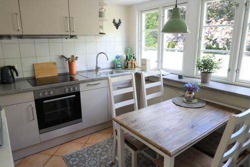 Köök või kööginurk majutusasutuses Landhaus Marschblick