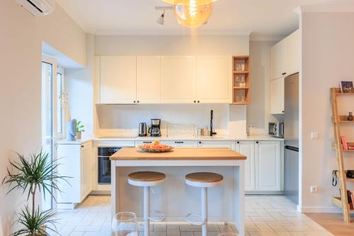 Enjoy Bonfim Central 2BR Apartment by LovelyStay