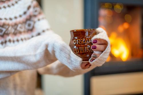Kemudahan buat kopi dan teh di Pocztówka Z Mizernej, Drewniane domki z sielskim klimatem, Pieniny, Gorce, Jezioro Czorsztyńskie