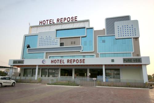 Galería fotográfica de HOTEL REPOSE CHHATRAL en Kalol