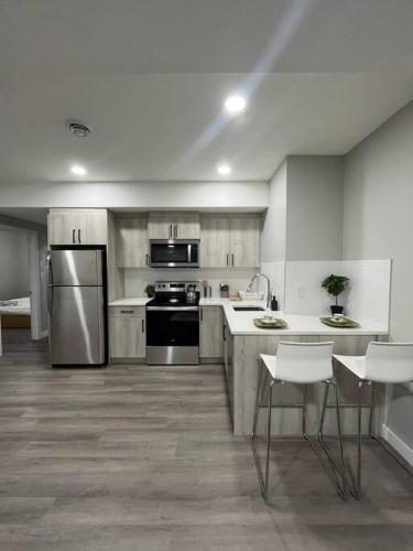 Two Bedroom Suite In West Ed