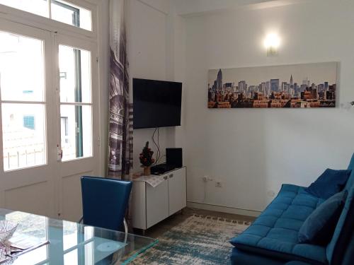 TV a/nebo společenská místnost v ubytování Machico Centre Comfort