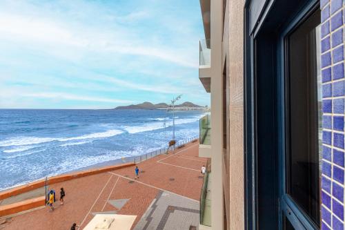 Ocean & Auditorium Views