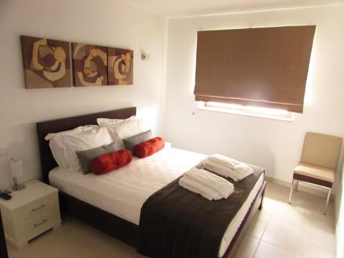 Krevet ili kreveti u jedinici u okviru objekta BCV - Private 2 Bed Penthouse Apartment with Pool View Dunas Resort 4044