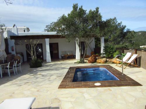 Fantastic villa with large warm Whirlpool in the garden and vieuw at the sea