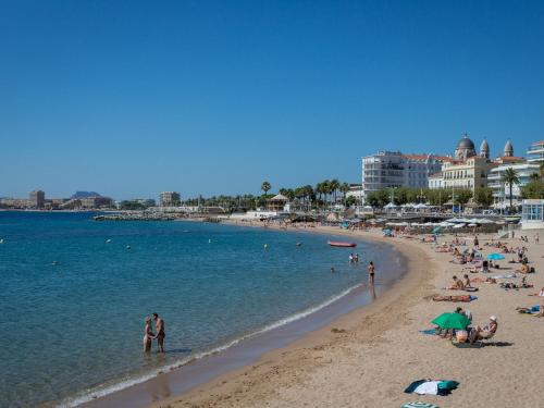 Studio climatisé pour 2/3 - Proche plage et commerces - WiFi inclus