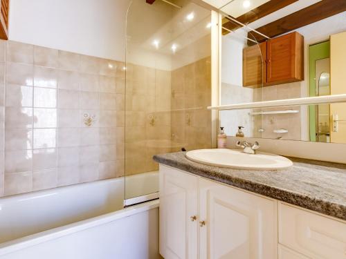 Koupelna v ubytování Maison T2 avec mezzanine proche plage, jardin et parking - FR-1-521-28