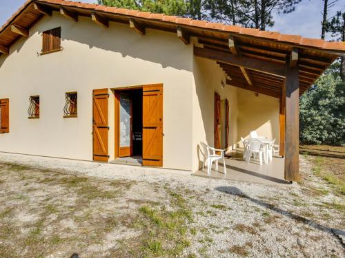 Photo de la galerie de l'établissement Biscarrosse Plage: Villa 4 pièces avec terrasse, proche océan - FR-1-521-54, à Biscarrosse-Plage