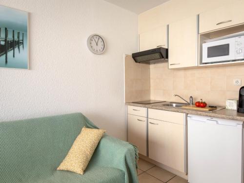 Appartement climatisé avec terrasse, à 50m de la plage et proche commerces, gare et centre-ville. - FR-1-466A-9