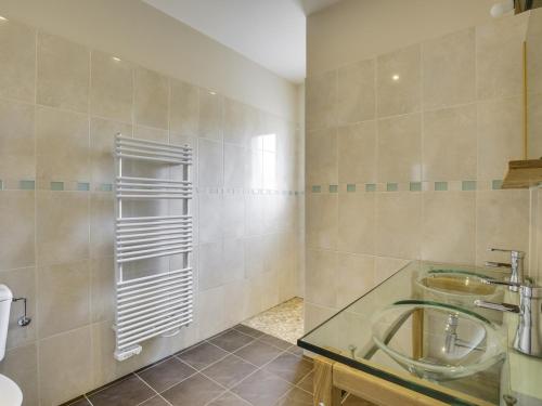 A bathroom at Maison Biscarrosse Plage, 3 pièces, 6 personnes - FR-1-521-30