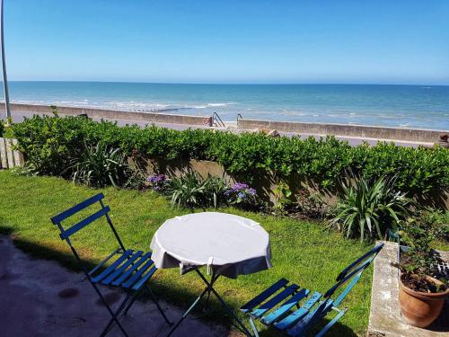 Cabourg : Appartement moderne 4/5 pièces, accès plage, 8 pers, jardin et terrasse, parking, WIFI - FR-1-487-304