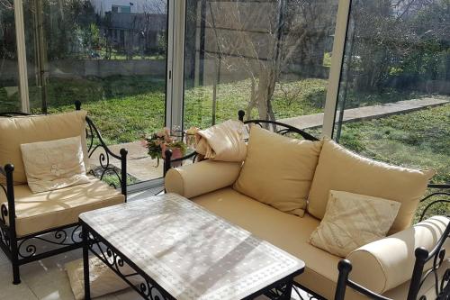 Quiet house with terrace in Moussan