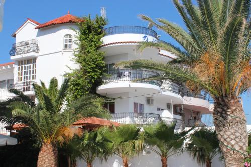 Elarin studios & apartments
