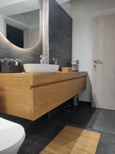 A bathroom at Vrachos Suites