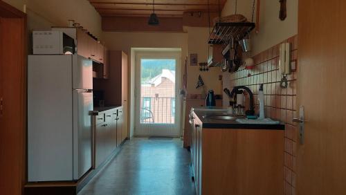 Una cocina o zona de cocina en Das Eckhaus