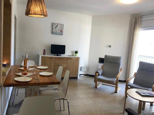APARTAMENTOS AQUARIUM. 150 METROS PLAYA.