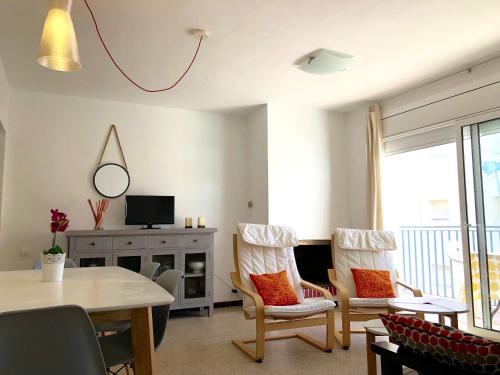 APARTAMENTOS AQUARIUM. 150 METROS PLAYA.