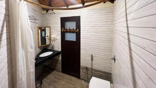 Koupelna v ubytování La Kamp Resort