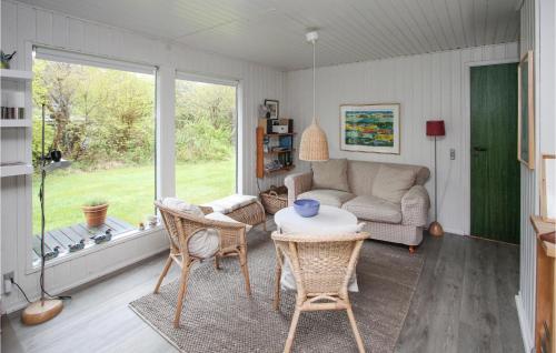 Χώρος καθιστικού στο Stunning Home In Samsø With Wifi
