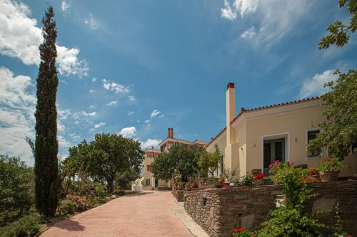 Gallery image of Armonia Resort in Ménites