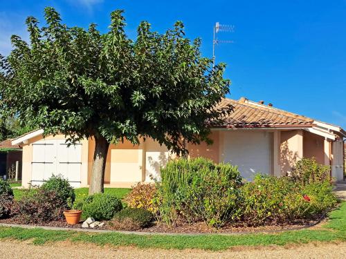 Maison de 2 chambres avec jardin clos et wifi a Saint Philippe du Seignal