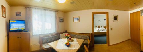 TV a/nebo společenská místnost v ubytování Apart Claudia - Ski-in and Ski-out