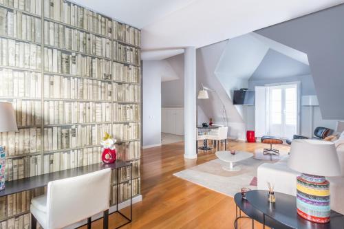 FLH Baixa-Chiado Library Loft