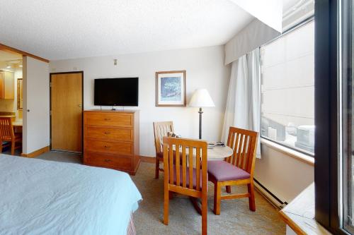 Slopeside Suite – Photos 2