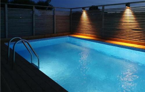 Sundlaugin á Beautiful Home In Laholm With Heated Swimming Pool eða í nágrenninu