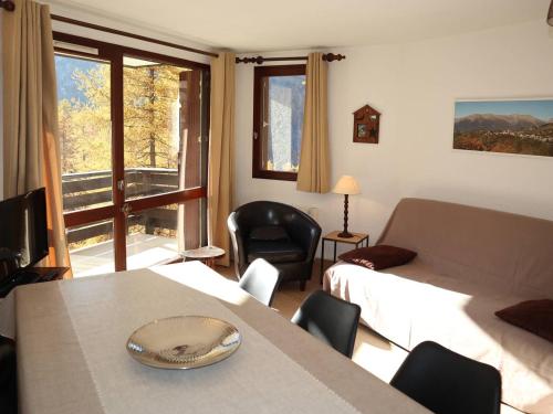 Appartement rénové pour 6 pers., balcon exposé sud, pieds des pistes, proche centre station et calme. - FR-1-322-146
