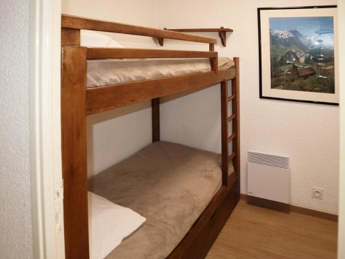 Appartement rénové pour 6 pers., balcon exposé sud, pieds des pistes, proche centre station et calme. - FR-1-322-146