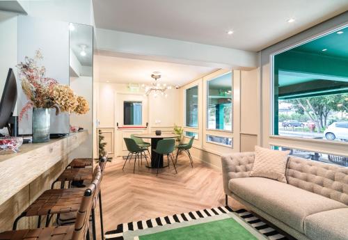 Posezení v ubytování LIV The City Suites ADULTS ONLY