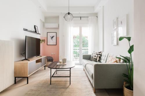 Groovy 2BR Apartment in Koukaki by UPSTREET