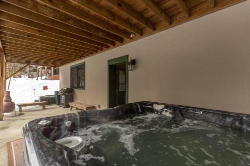 Hawksnest Cabin – Photos 2