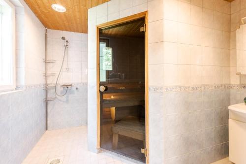 Koupelna v ubytování Sinikallio | Paajoen Vuokramökit