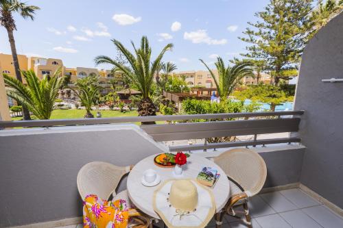 Comida en o cerca de este hotel