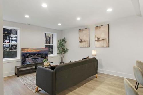 Ảnh trong thư viện ảnh của Roomy 1BR Apartment with Laundry - Aberdeen 1 ở Chicago